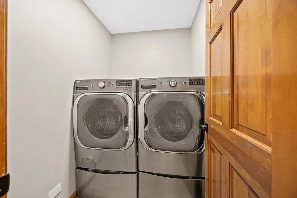 5S560 Paxton Drive Naperville IL 60563