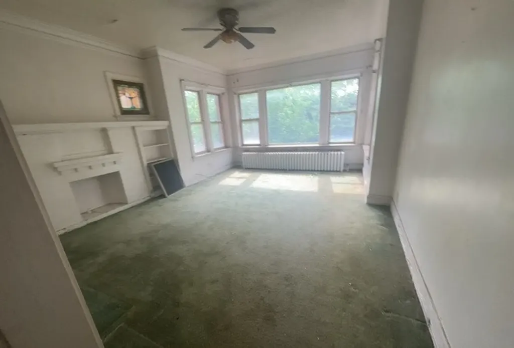 7819 South Bennett Avenue Chicago IL 60649
