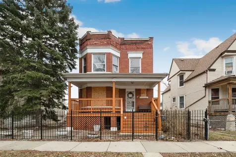912 North Latrobe Avenue Chicago IL 60651