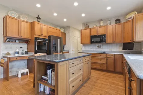 6650 White Pine Way Libertyville IL 60048