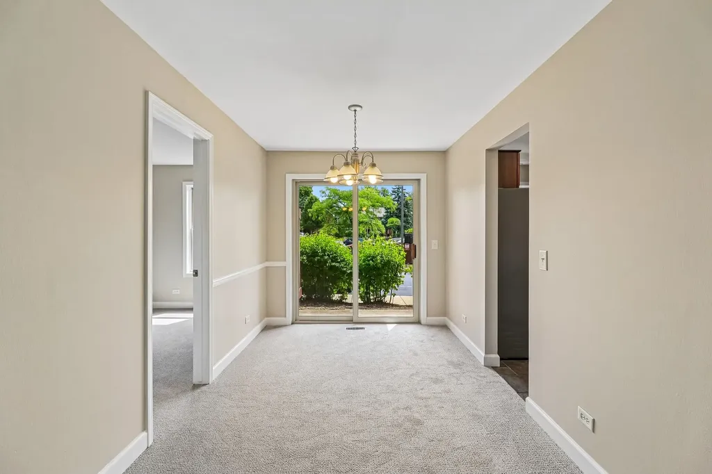 1336 Mcdowell Road Naperville IL 60563