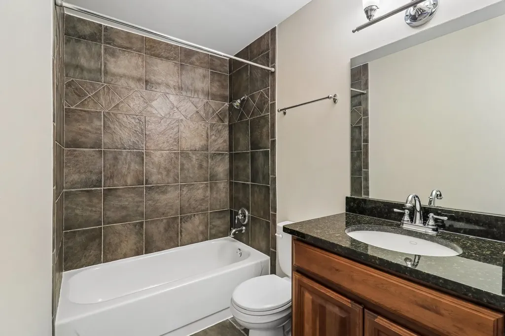1336 Mcdowell Road Naperville IL 60563