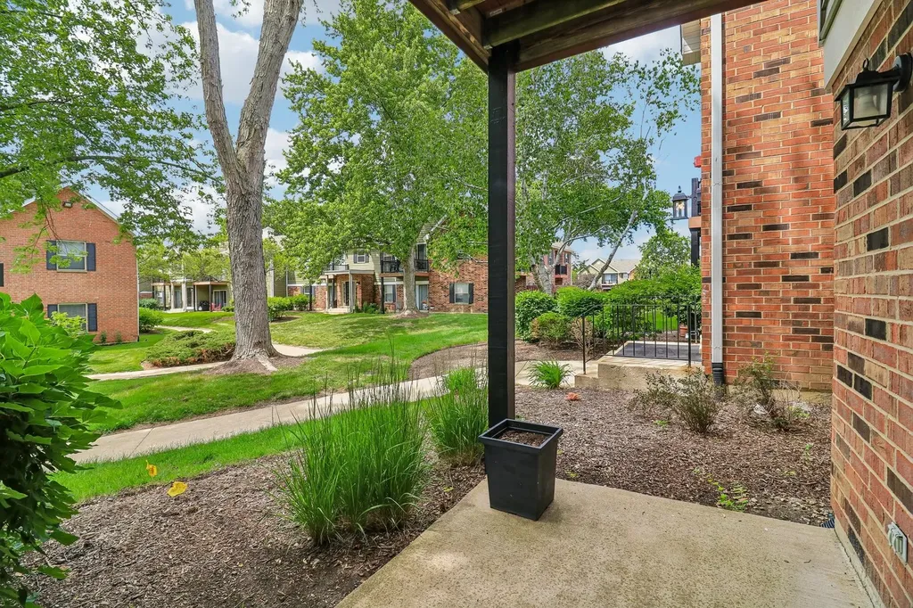 1336 Mcdowell Road Naperville IL 60563