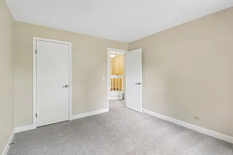 1336 Mcdowell Road Naperville IL 60563