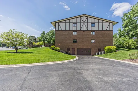 11030 South Theresa Circle Palos Hills IL 60465