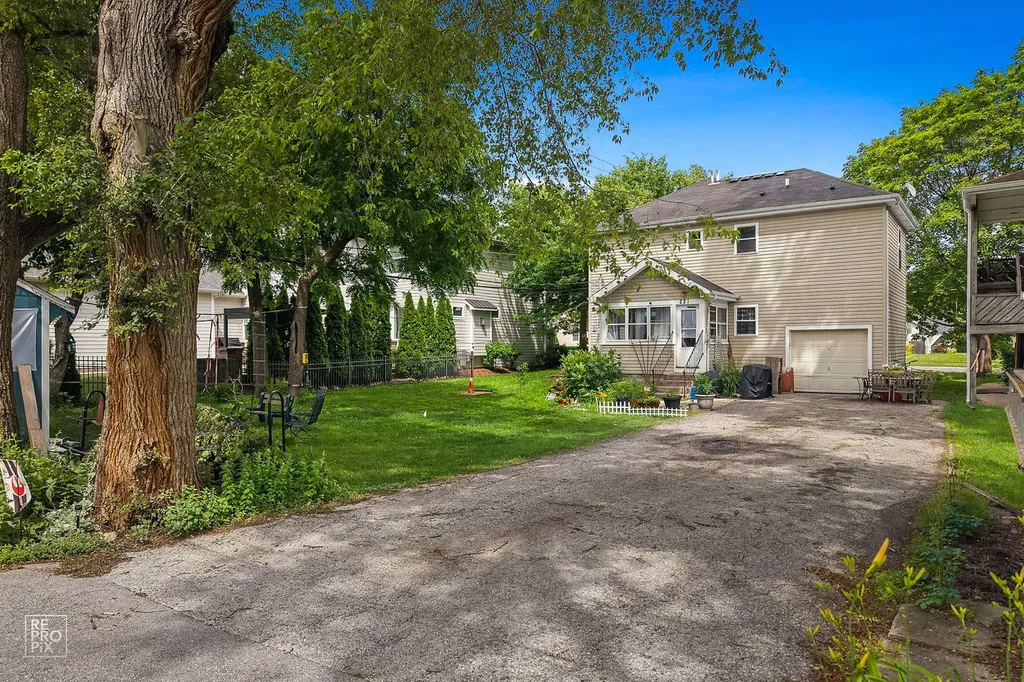 221 North Mill Street Naperville IL 60540