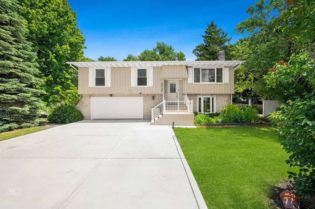 20589 North Horatio Boulevard Prairie View IL 60069