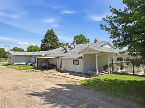 707 Freeport Road Sterling IL 61081