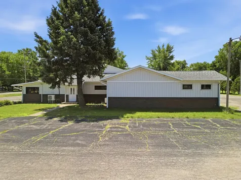 707 Freeport Road Sterling IL 61081