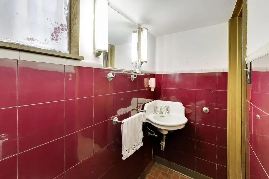 5898 North Caldwell Avenue N Chicago IL 60646