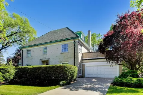 5898 North Caldwell Avenue N Chicago IL 60646