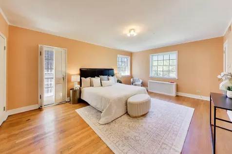 5898 North Caldwell Avenue N Chicago IL 60646