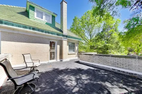5898 North Caldwell Avenue N Chicago IL 60646