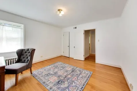5898 North Caldwell Avenue N Chicago IL 60646