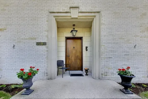 5898 North Caldwell Avenue N Chicago IL 60646