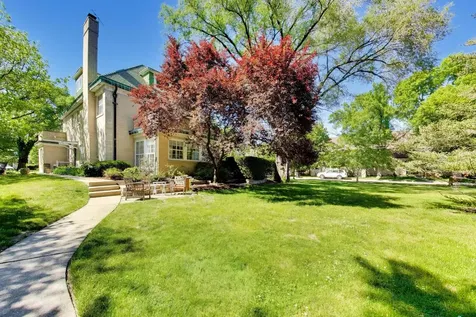 5898 North Caldwell Avenue N Chicago IL 60646