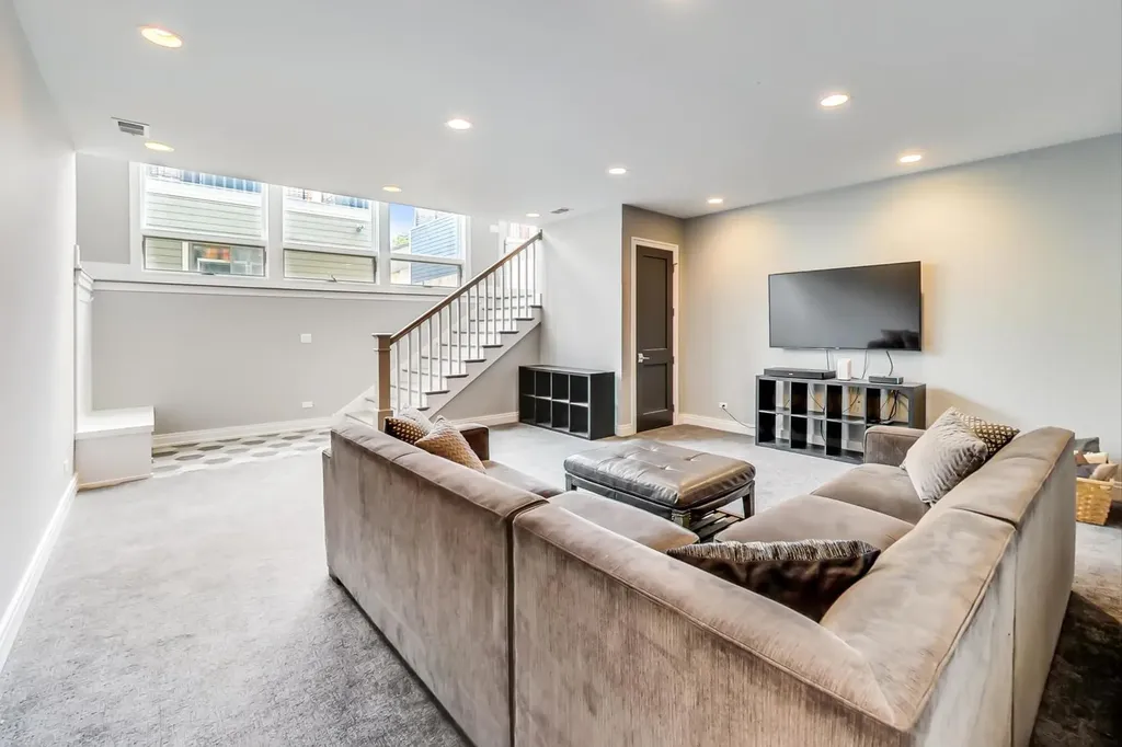3625 North Campbell Avenue Chicago IL 60618
