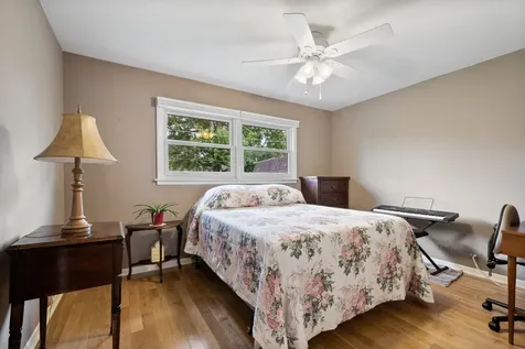 915 South See Gwun Avenue Mount Prospect IL 60056