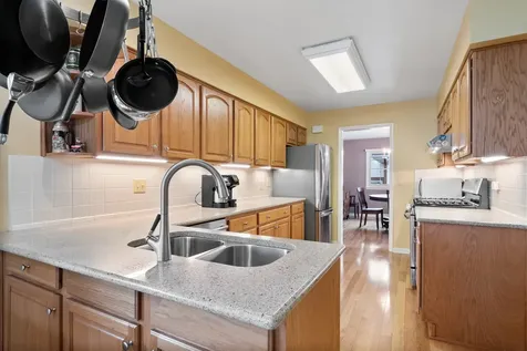 915 South See Gwun Avenue Mount Prospect IL 60056