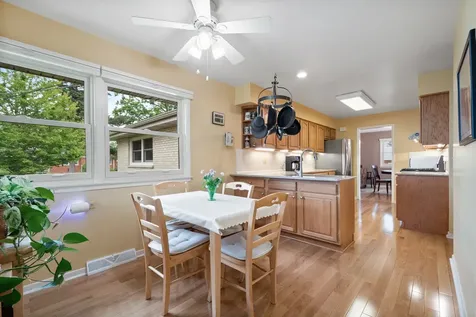 915 South See Gwun Avenue Mount Prospect IL 60056