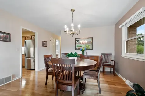 915 South See Gwun Avenue Mount Prospect IL 60056
