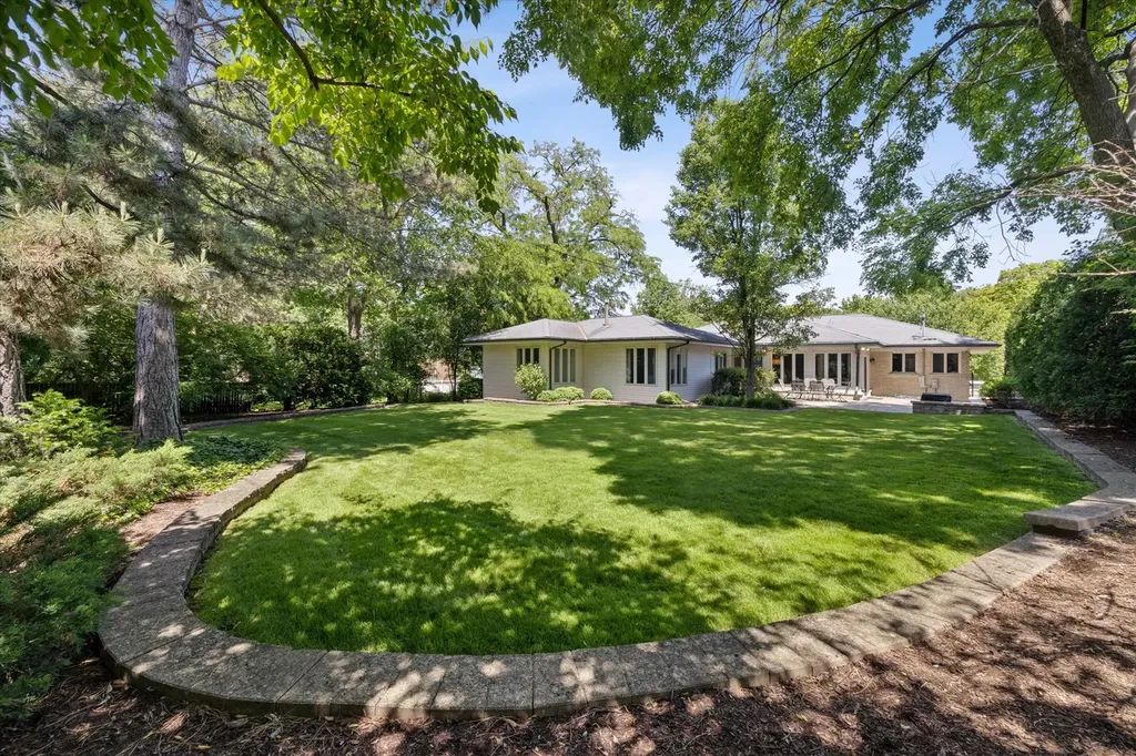 671 Revere Road Glen Ellyn IL 60137