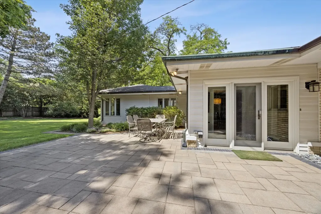 671 Revere Road Glen Ellyn IL 60137