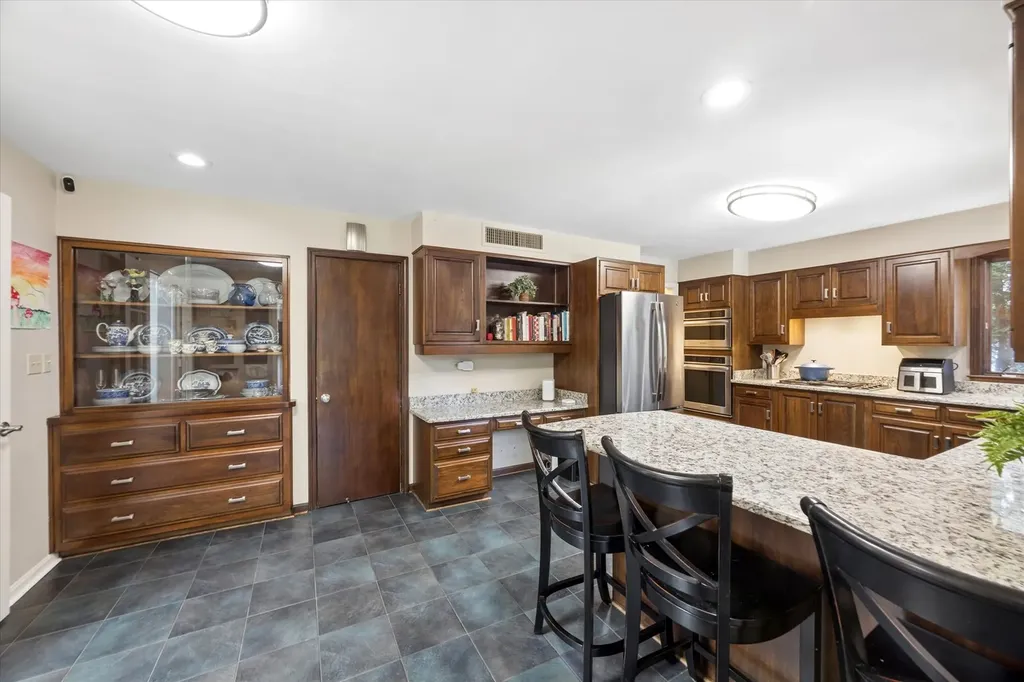 671 Revere Road Glen Ellyn IL 60137
