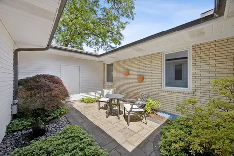 671 Revere Road Glen Ellyn IL 60137
