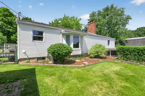 112 Stoney Creek Drive Dekalb IL 60115