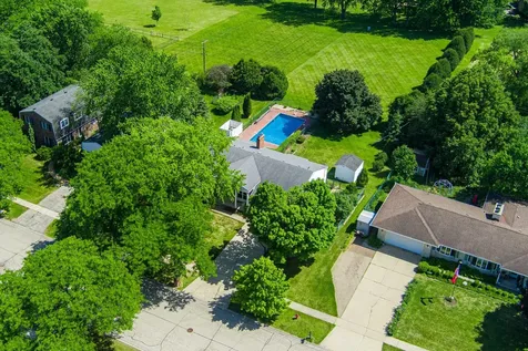 112 Stoney Creek Drive Dekalb IL 60115