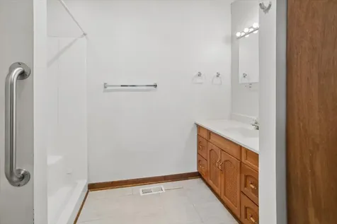 460 West Kathleen Drive Des Plaines IL 60016