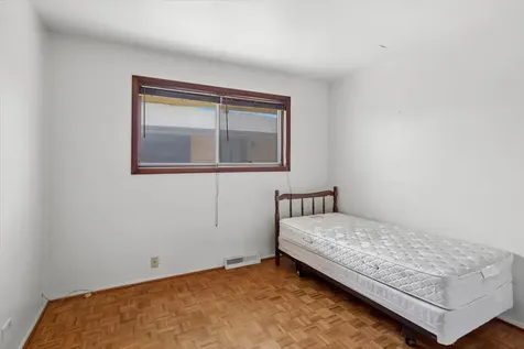 460 West Kathleen Drive Des Plaines IL 60016