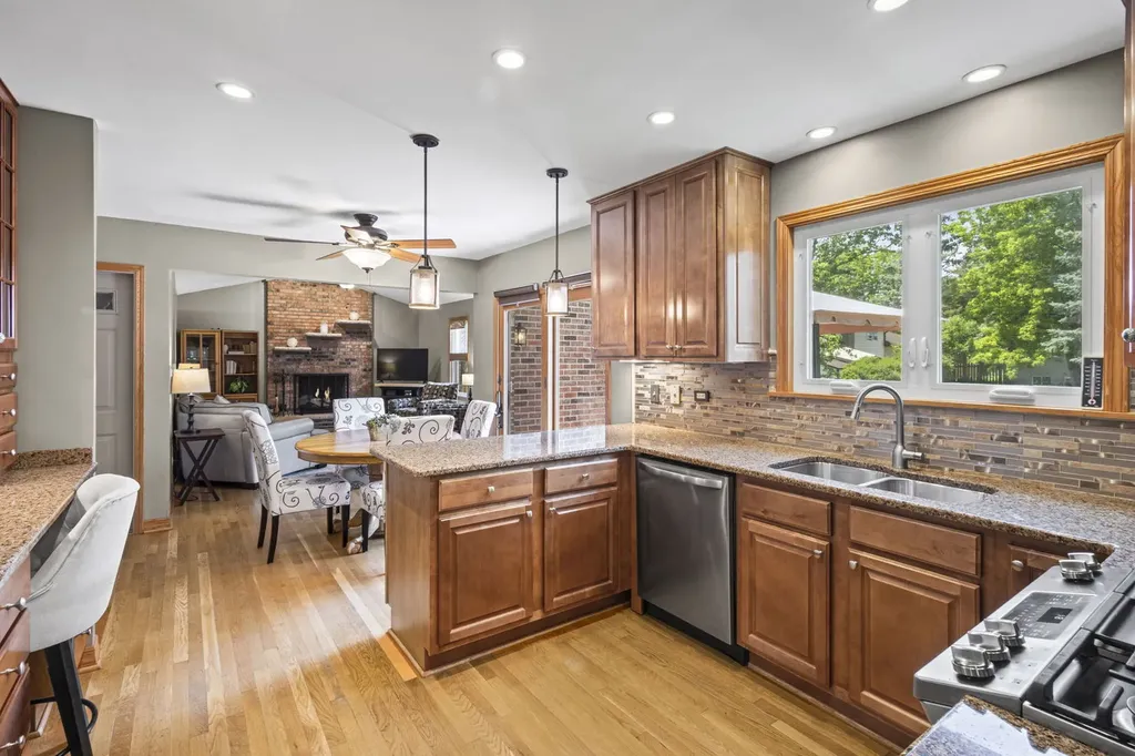 10s240 Havens Drive Downers Grove IL 60516