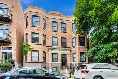3740 North Wilton Avenue Chicago IL 60613