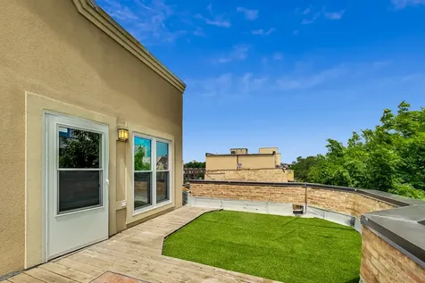 3740 North Wilton Avenue Chicago IL 60613