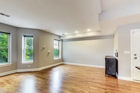 3740 North Wilton Avenue Chicago IL 60613