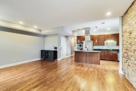 3740 North Wilton Avenue Chicago IL 60613