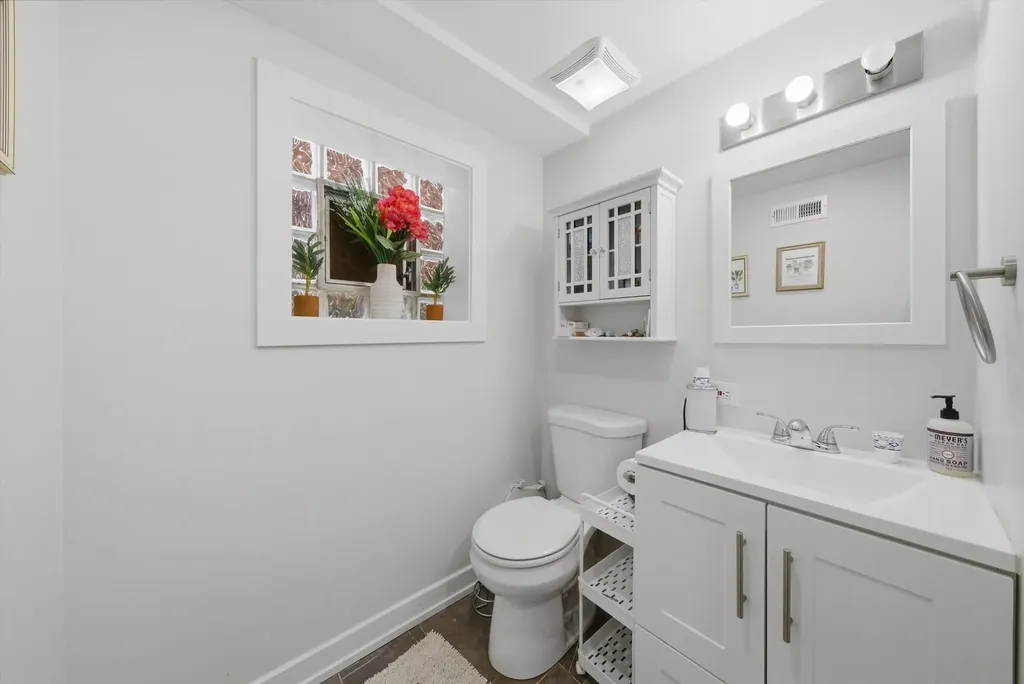 4933 North Keeler Avenue Chicago IL 60630