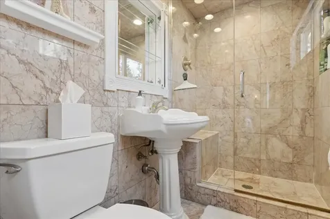 2913 Virginia Lane Glenview IL 60025