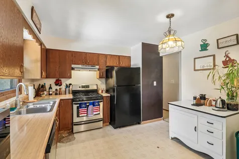 2359 High Point Drive Lindenhurst IL 60046
