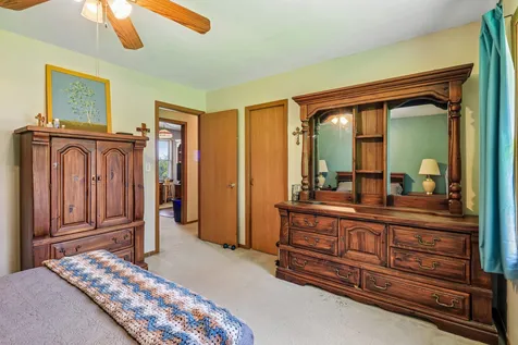2359 High Point Drive Lindenhurst IL 60046