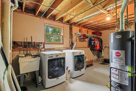 2359 High Point Drive Lindenhurst IL 60046