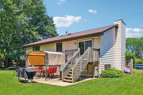 2359 High Point Drive Lindenhurst IL 60046