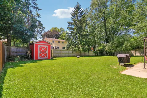 2359 High Point Drive Lindenhurst IL 60046