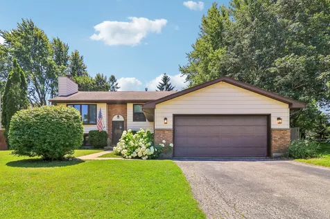 2359 High Point Drive Lindenhurst IL 60046