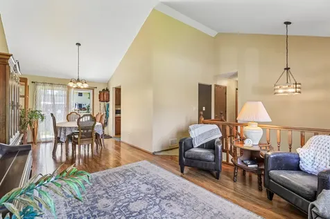 2359 High Point Drive Lindenhurst IL 60046