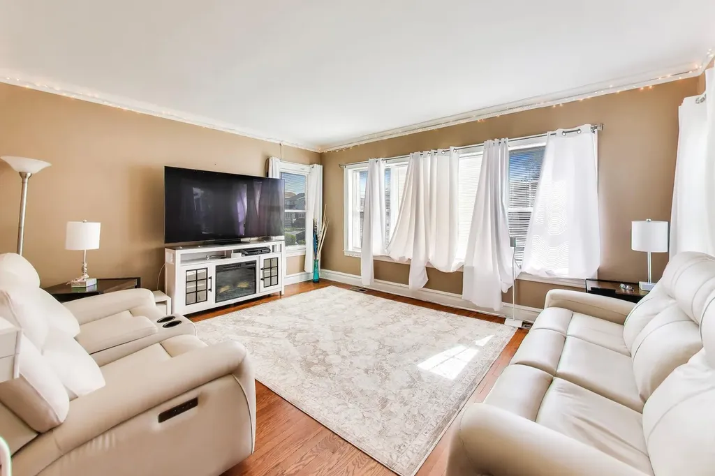 4048 North Major Avenue Chicago IL 60634