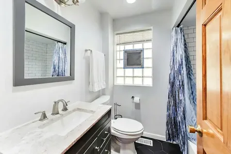 4048 North Major Avenue Chicago IL 60634