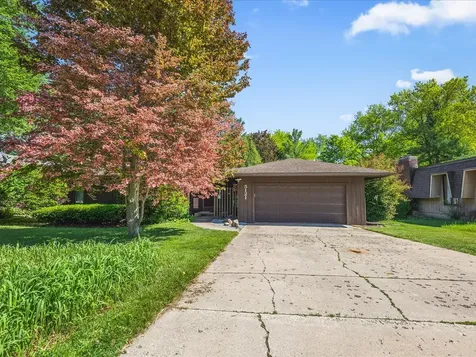 5121 Brookview Road Rockford IL 61107